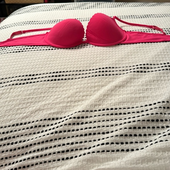 NWT Fun, Bright Pink, Fredericks of Hollywood bra. - Picture 2 of 6